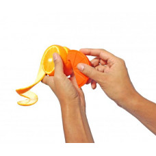 Lúpač pomarančov SUCK UK Citrus Peeler