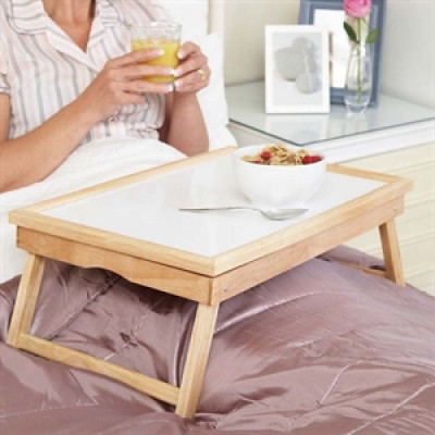 Raňajkový stolík do postele