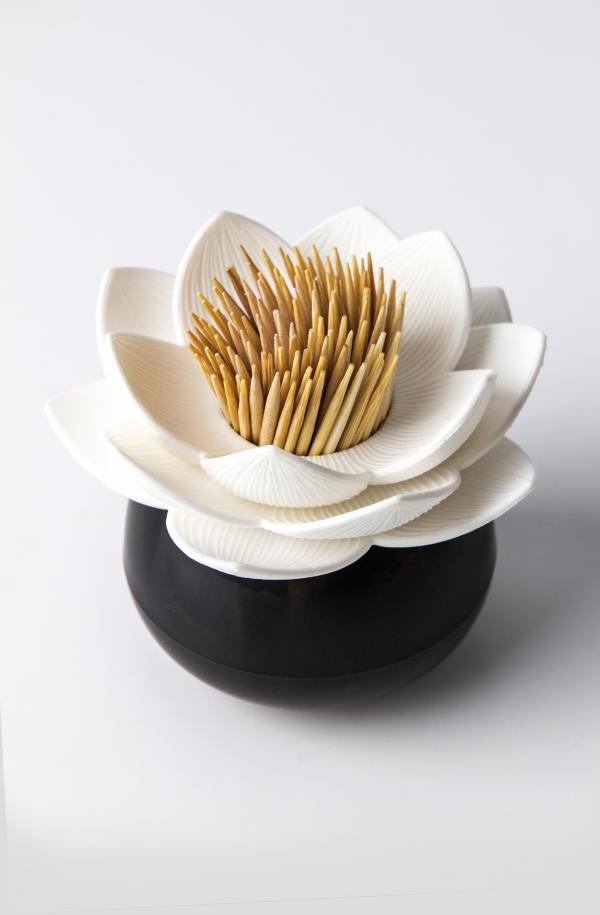 E-shop Stojanček na špáradlá Qualy Lotus Toothpick Holder, čierny-biely